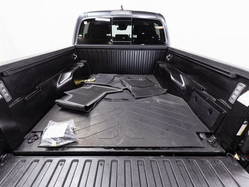 Certified 2022 Toyota Tacoma SR5 image 10