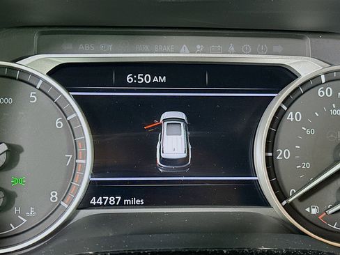 Used 2024 Nissan Pathfinder SV image 19