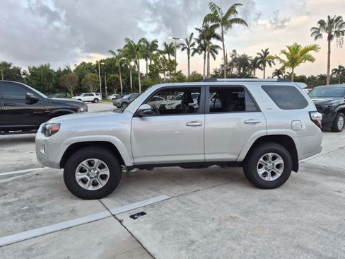 Used 2021 Toyota 4Runner SR5 Premium w/ Moonroof Package AWD/4WD image 8