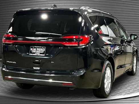 Used 2021 Chrysler Pacifica Touring-L FWD image 6