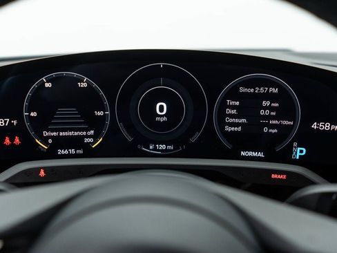 Used 2022 Porsche Taycan RWD image 17