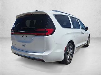 New 2026 Chrysler Pacifica Pinnacle video 2