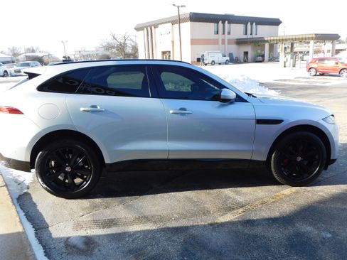 Used 2021 Jaguar F-PACE S image 6