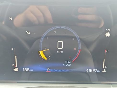 Used 2025 Chevrolet Trax LT FWD image 15