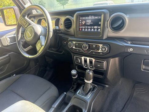 Used 2022 Jeep Wrangler Sport AWD/4WD image 5