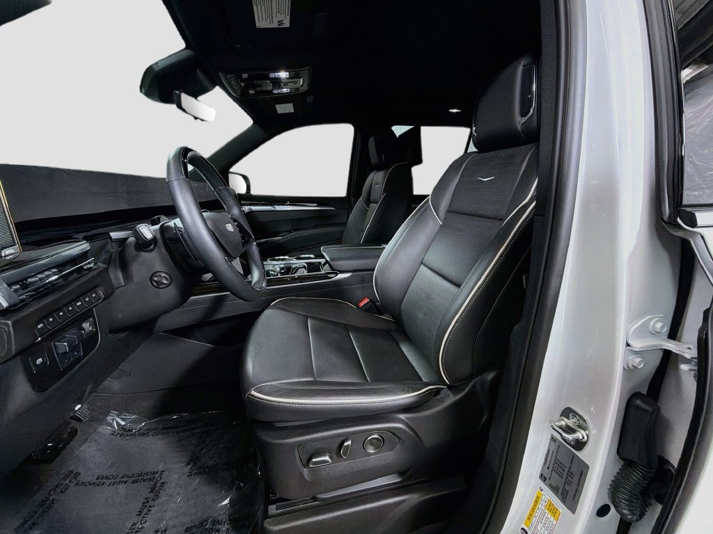 Used 2025 Cadillac Escalade Premium Luxury w/ Touring Package AWD/4WD image 23