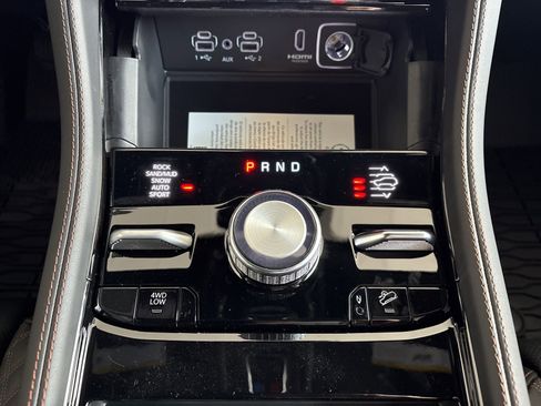 New 2025 Jeep Grand Cherokee Summit image 20