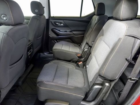 Used 2020 Chevrolet Traverse LT image 14