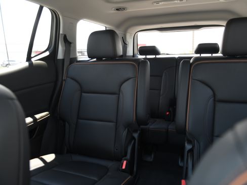 Used 2022 GMC Acadia AT4 w/ Technology Package AWD/4WD image 15