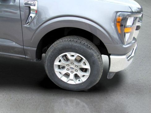 Used 2023 Ford F150 XLT image 36