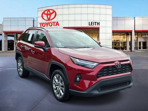 Certified 2022 Toyota RAV4 XLE Premium image 3