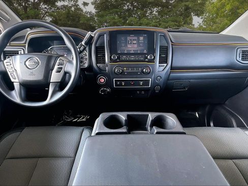 Used 2021 Nissan Titan S w/ S Utility Package image 8