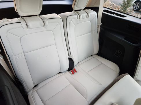 Used 2022 Lincoln Aviator Black Label w/ Dynamic Handling Package image 22