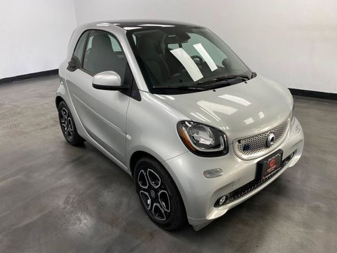 Used 2019 smart fortwo electric drive RWD image 8