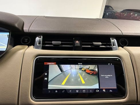 Used 2018 Land Rover Range Rover Sport SE AWD/4WD image 27