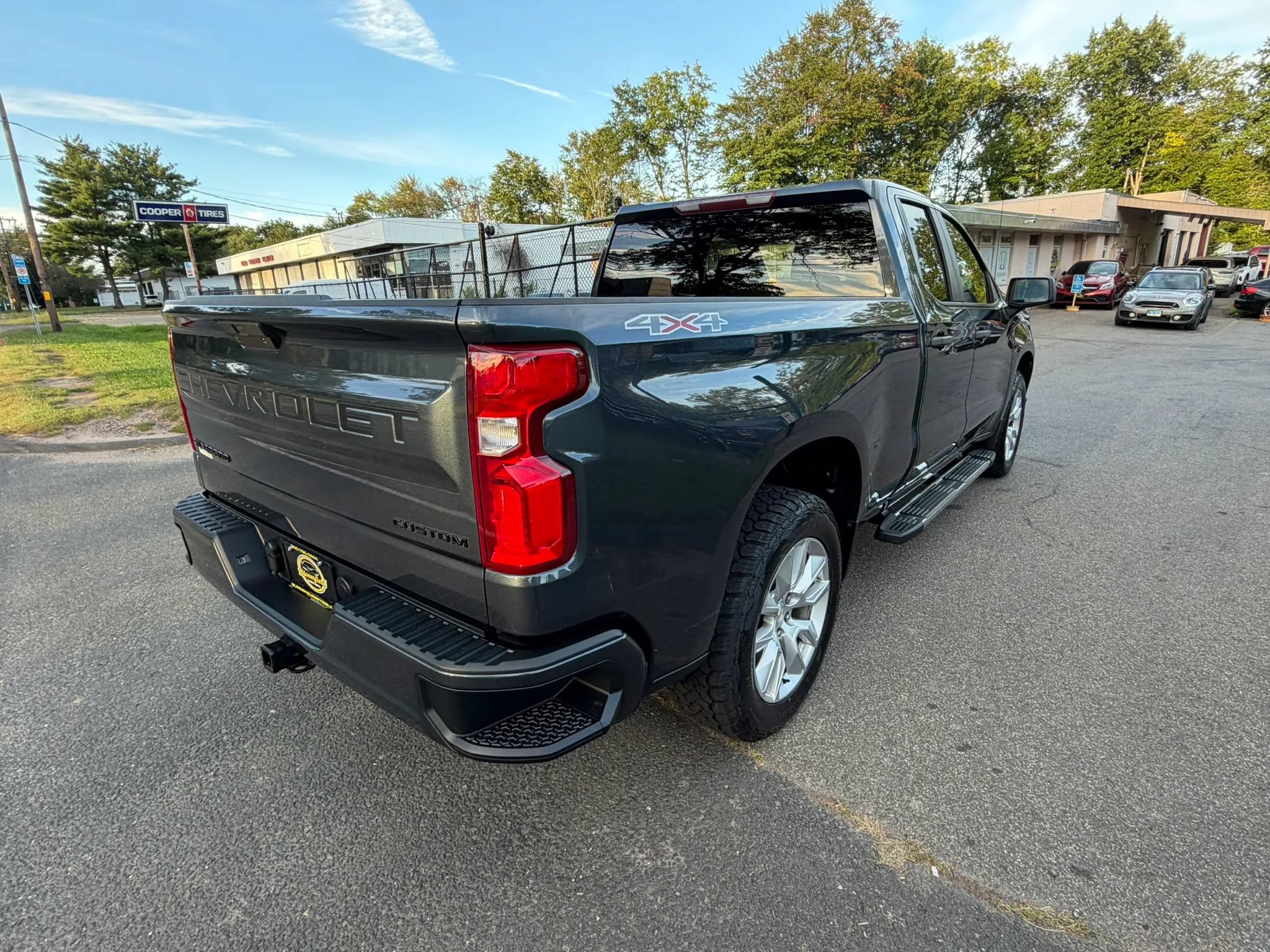Used 2020 Chevrolet Silverado 1500 Custom w/ Custom Value Package AWD/4WD image 5