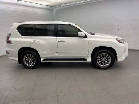 Used 2019 Lexus GX 460 Luxury image 3