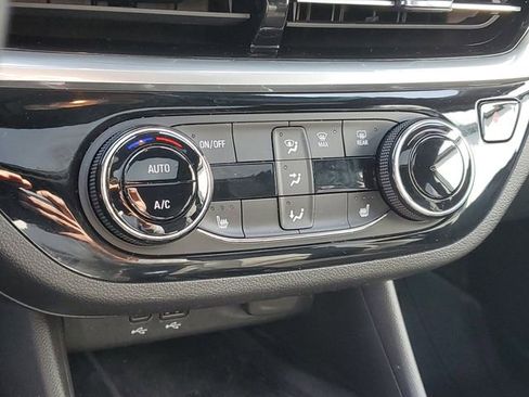 Certified 2024 Buick Envista Sport Touring w/ Convenience I Package FWD image 28