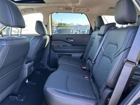 New 2025 Nissan Pathfinder Platinum w/ Cargo Package image 13