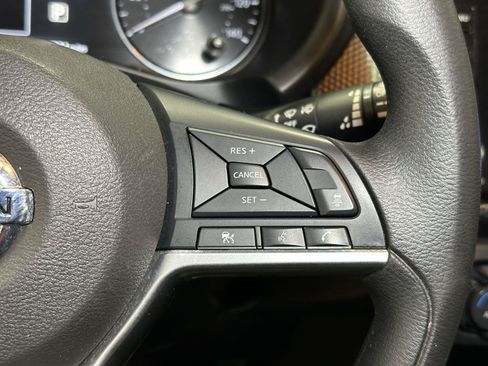 Used 2021 Nissan Kicks SV FWD image 25