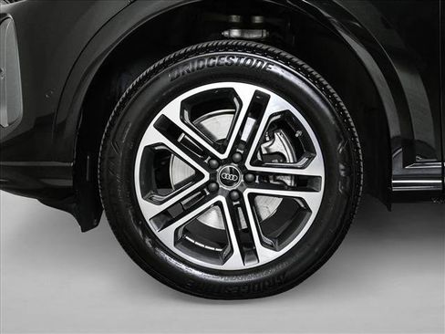 Certified 2025 Audi Q5 Premium w/ Convenience Package AWD/4WD image 25