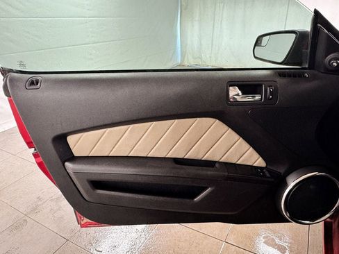 Used 2013 Ford Mustang Premium image 14
