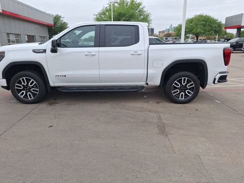 Used 2024 GMC Sierra 1500 AT4 w/ Technology Package image 3