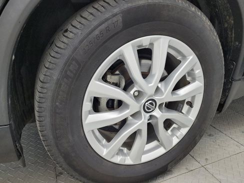 Used 2020 Nissan Rogue S w/ Special Edition Package FWD image 31