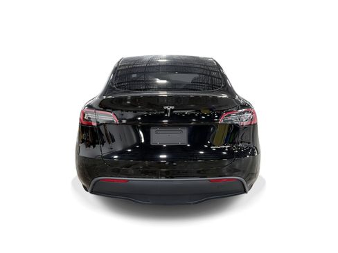 Certified 2023 Tesla Model Y AWD image 5