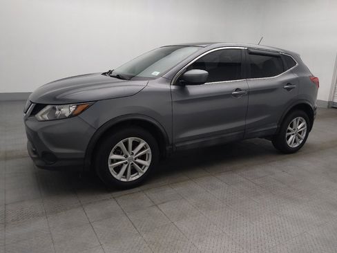 Used 2018 Nissan Rogue Sport S w/ S Appearance Package FWD image 2