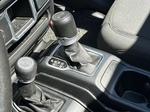 Used 2021 Jeep Wrangler Sport image 19
