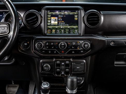 Used 2021 Jeep Wrangler Unlimited Sport AWD/4WD image 23