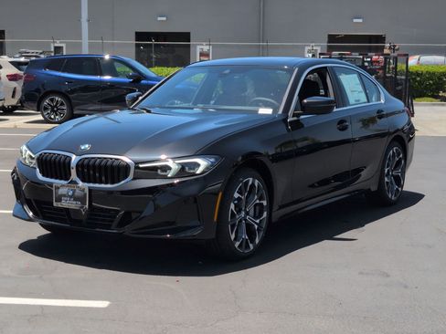 New 2026 BMW 330i Sedan w/ Convenience Package RWD image 5