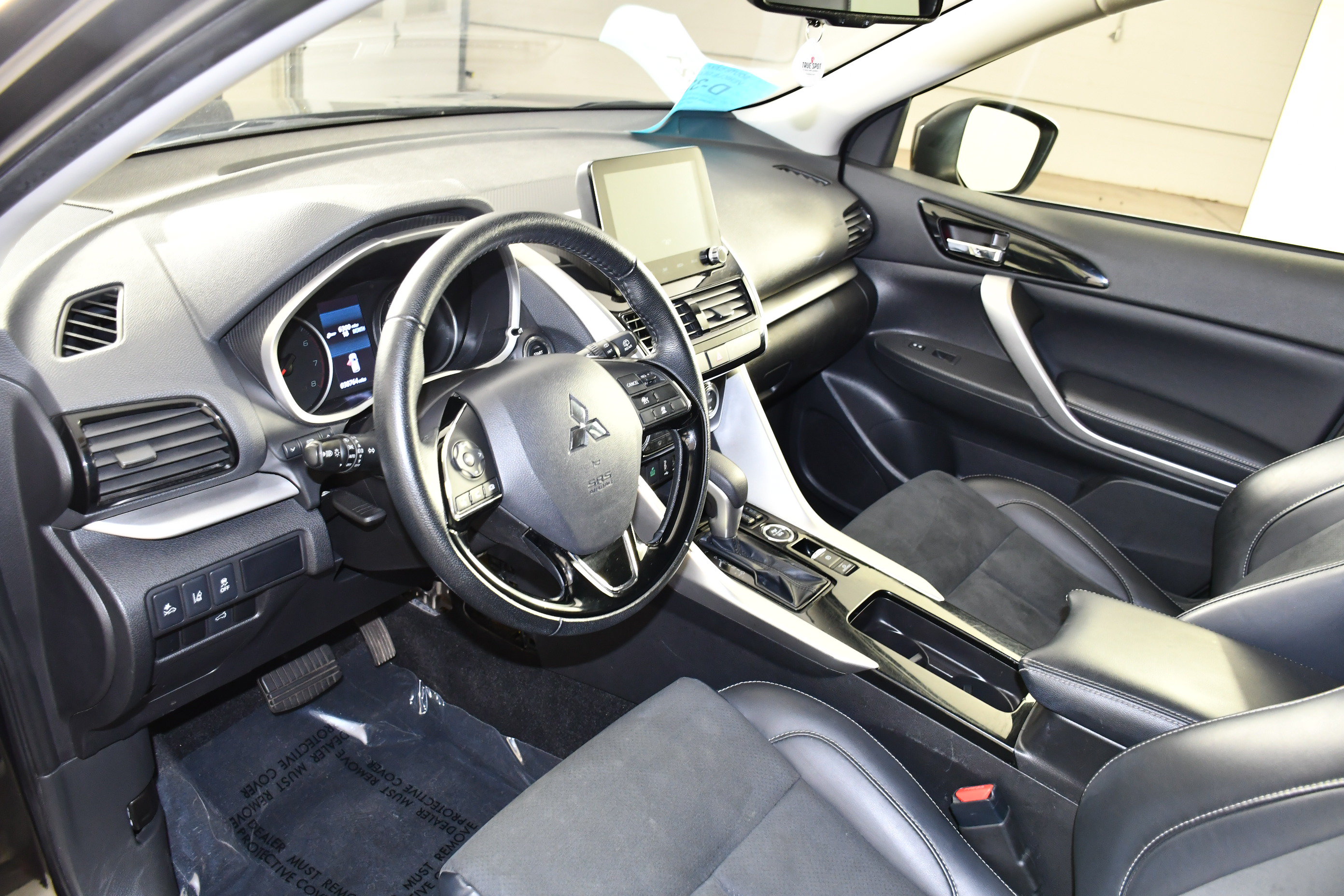 Used 2025 Mitsubishi Eclipse Cross SE AWD/4WD image 2