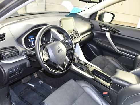 Used 2025 Mitsubishi Eclipse Cross SE AWD/4WD image 2