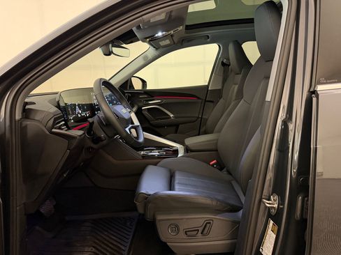 Certified 2025 Audi Q5 Premium w/ Premium Plus AWD/4WD image 5