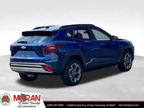 Certified 2024 Chevrolet Trax LT w/ Driver Confidence Package FWD image 5