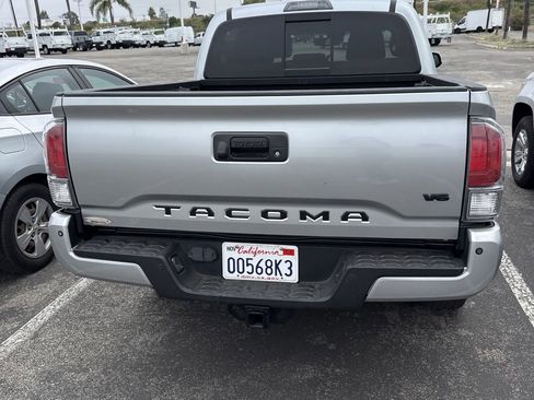 Used 2022 Toyota Tacoma TRD Off-Road w/ Technology Package image 5