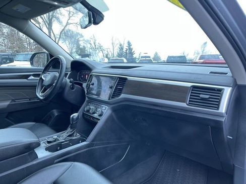 Used 2022 Volkswagen Atlas SE image 29