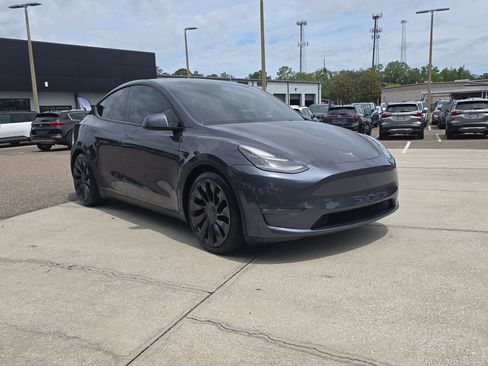 Used 2021 Tesla Model Y Performance AWD/4WD image 2