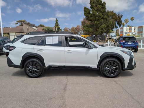 Certified 2025 Subaru Outback Onyx Edition AWD/4WD image 5