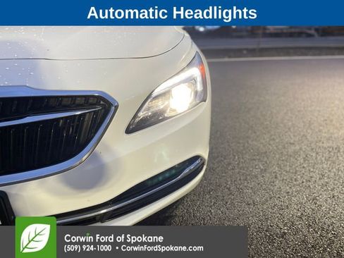 Used 2018 Buick LaCrosse Essence image 8