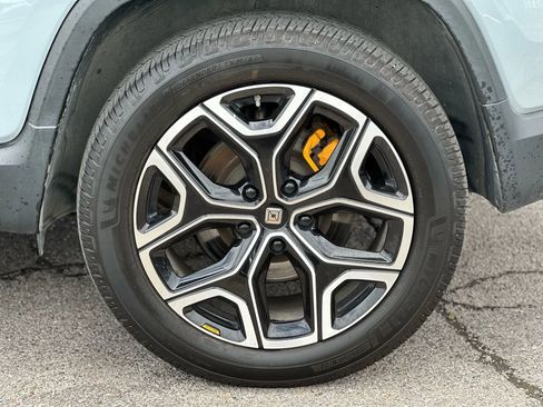 Used 2022 Rivian R1T Launch Edition image 27