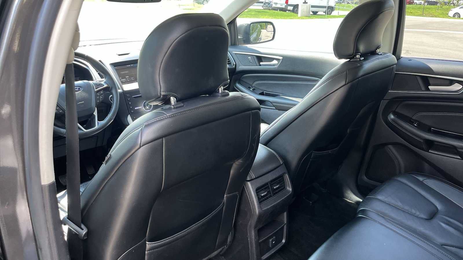 Used 2015 Ford Edge Titanium AWD/4WD image 30