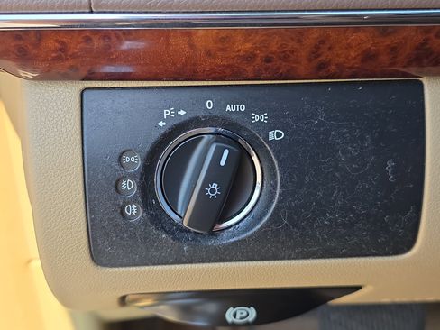 Used 2011 Mercedes-Benz GL 450 4MATIC image 26