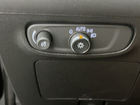 Used 2025 Buick Encore GX Preferred FWD image 17