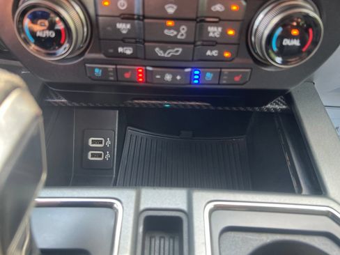 Used 2019 Ford F150 Raptor w/ Equipment Group 802A Luxury AWD/4WD image 29