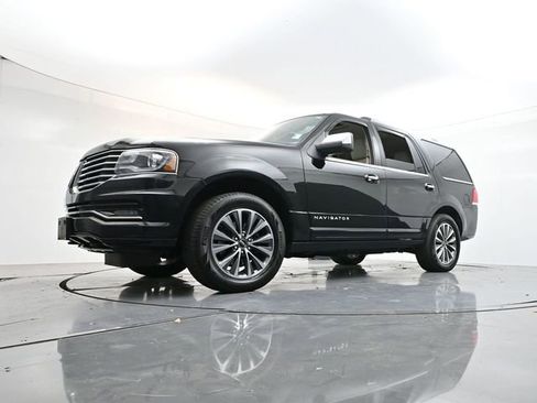 Used 2017 Lincoln Navigator Select image 29