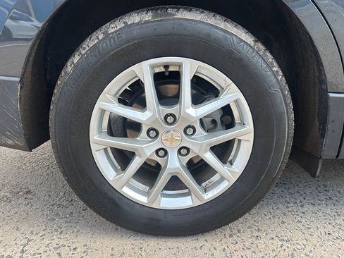 Used 2023 Chevrolet Equinox LT image 38