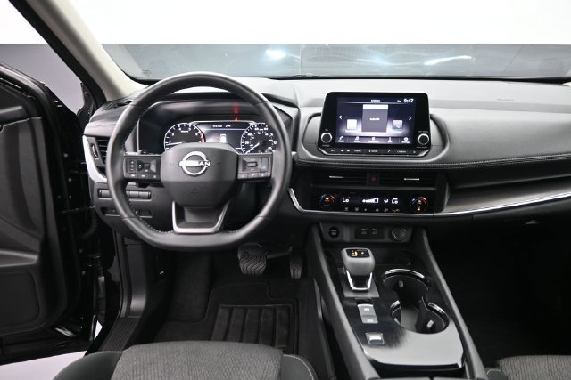 Used 2026 Nissan Rogue SV FWD image 11